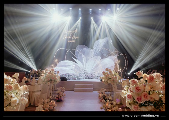 Trang trí tiệc cưới tại White Palace PVĐ - 17.jpg